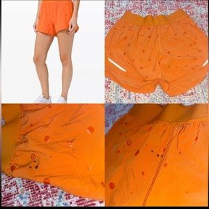 Lululemon HOTTY HOT SHORT 4" *LOGO
